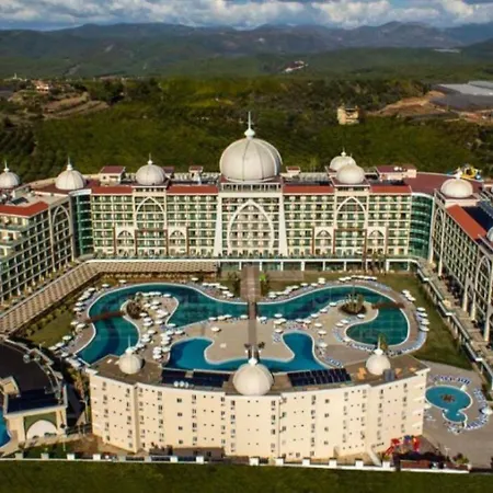 Xafira Deluxe & Hotell