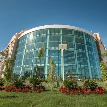 Xafira Deluxe & Hotell 5*