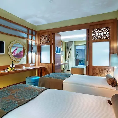 Xafira Deluxe & Hotel 5*