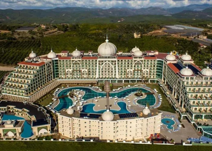 Xafira Deluxe & Szálloda