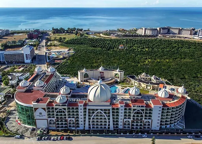 Xafira Deluxe & Szálloda