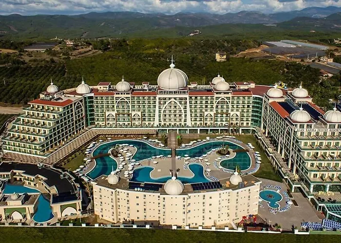 Xafira Deluxe & Szálloda Alanya